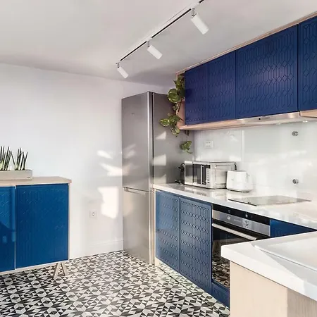 Alexandra's Lighthouse View *