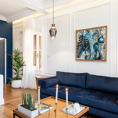 Alexandra's Lighthouse View *