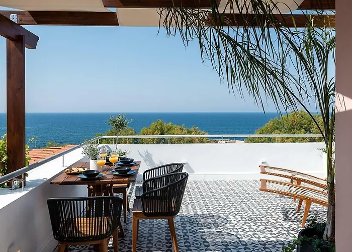 Alexandra's Lighthouse View *